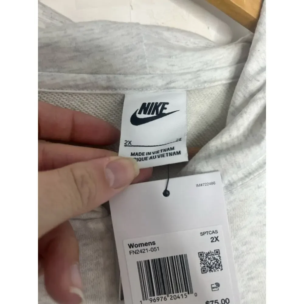 Nike womens zip